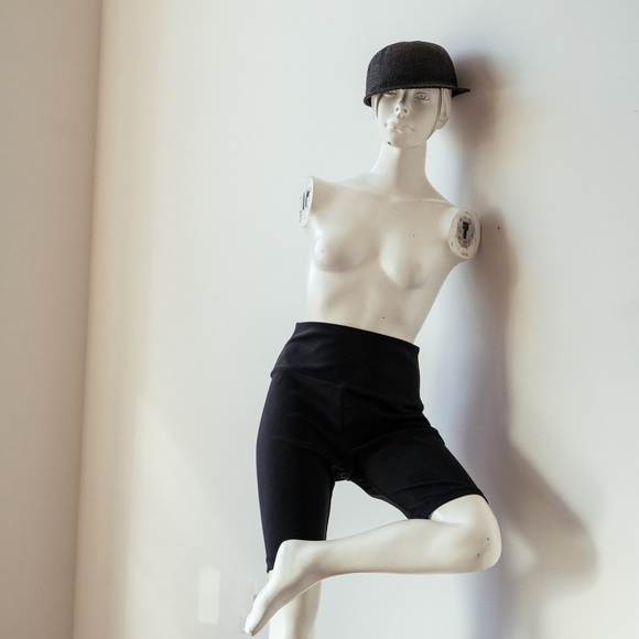 WARDROBE.NYC Biker Short, Black, Size Medium - Picture 3 of 15